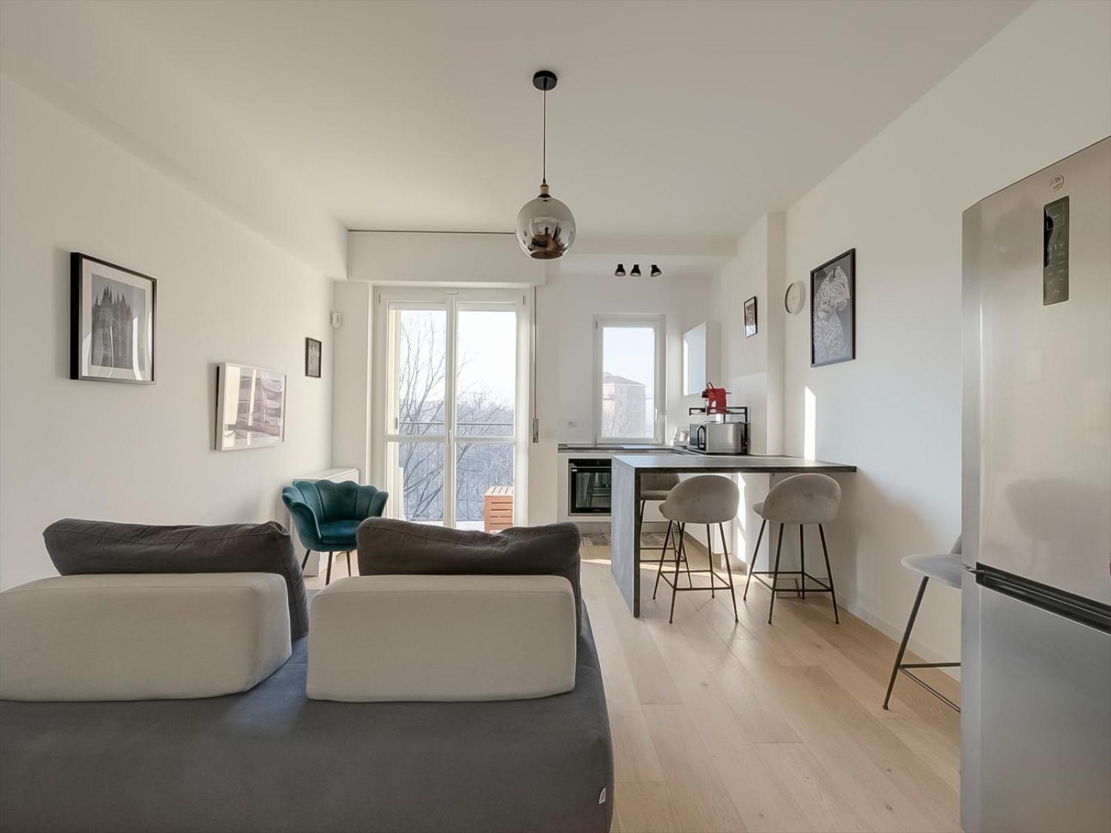 Loft Charme: Bilocale Con Balcone Milán
